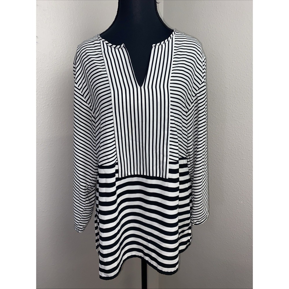 Dana Buchman Blouse Women's Small Black & White Striped Geo 3/4 Sleeve V-Neck